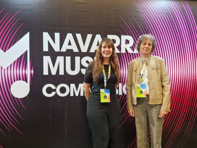 La consejera Esnaola junto a la directora de Industrias Culturales del Ministerio de Cultura y Deporte, Carmen Páez.