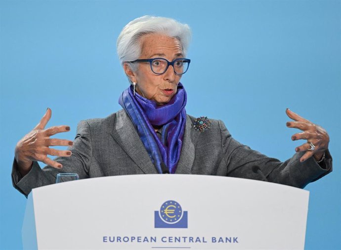 Archivo - 15 December 2022, Hessen, Frankfurt_Main: Christine Lagarde, President of the European Central Bank (ECB), speaks during a press conference at ECB headquarters. Photo: Arne Dedert/dpa
