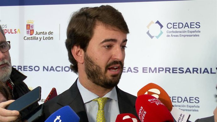 El vicepresidente de la Junta, Juan García-Gallardo, en declaraciones a los medios en el VI Congreso Nacional de Áreas Empresariales.