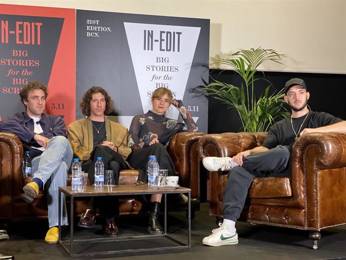 El cantante y compositor C.Tangana presenta el documental 'Esta ambición desmedida' con los Santos Bacana, Cris Trenas y Rogelio González en Barcelona