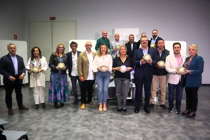 Alcalá de Guadaíra (Sevilla) apoya las Tortas de Alcalá en Lata por "su rentabilidad empresarial y beneficio para la ciudadanía"