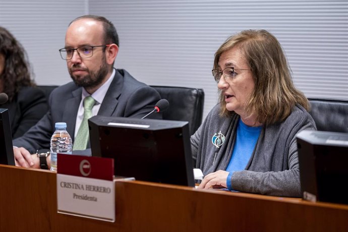 Archivo - El director de la División de Análisis Presupuestario de AIReF, Ignacio Fernández-Huertas, y  la presidenta de AIReF, Cristina Herrero.