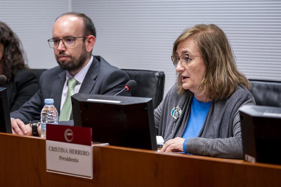 Archivo - El director de la División de Análisis Presupuestario de AIReF, Ignacio Fernández-Huertas, y la presidenta de AIReF, Cristina Herrero.