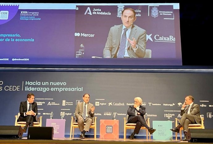 Mesa de empresarios en el Congreso CEDE