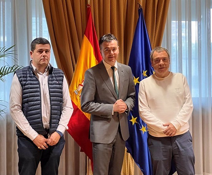 UGT FICA se reúne con el ministro de Industria, Héctor Gómez, para analizar la situación de Siemens Gamesa