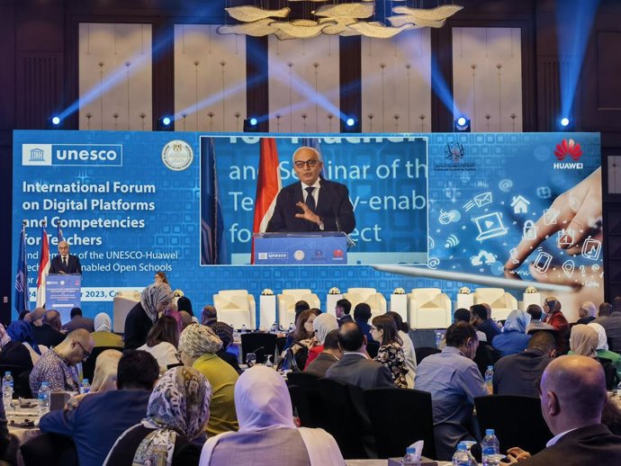 October 25, 2023, at the UNESCO-Huawei International Forum on Digital Platforms and Competencies for Teachers, Egypts Ministry of Education officially launched the National Distance Learning Centre for the Continuous Professional Development of Educato