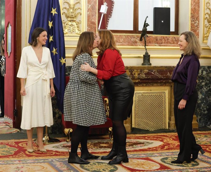 Entrega del informe de evaluación del Pacto de Estado contra la Violencia de Género, en el Congreso de los Diputados