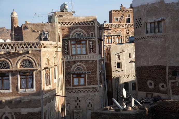 Archivo - Oct. 25, 2012 - Traditional Yemeni houses in Sana's old city at sunset. In Febuary Yemen began a new era without A. Abdullah Saleh after an uncontested election that gave his deputy a mandate to launch reforms in a country facing economic meltdo