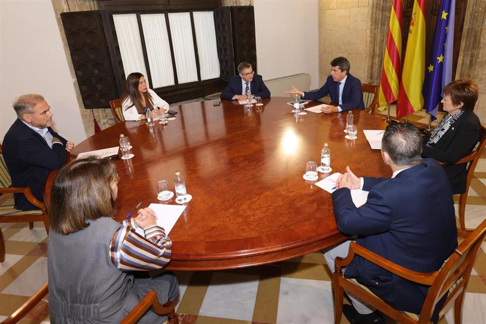 El 'president' de la Generalitat, Carlos Mazón, mantiene una reunión con los rectores de las universidades públicas de la Comunitat Valenciana