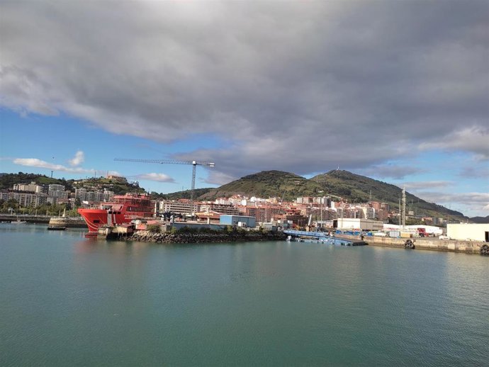 Nubes sobre Santurtzi (Bizkaia)