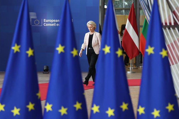 BRUSSELS, Oct. 26, 2023  -- President of the European Commission Ursula von der Leyen arrives for the EU summit in Brussels, Belgium, on Oct. 26, 2023. European Union (EU) leaders meet here on Thursday and Friday in a planned European Council summit, fo