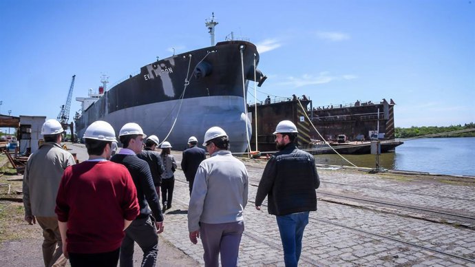 Él Astillero Río Santiago crece en su producción diaria y afianza el desarrollo de la industria naval.