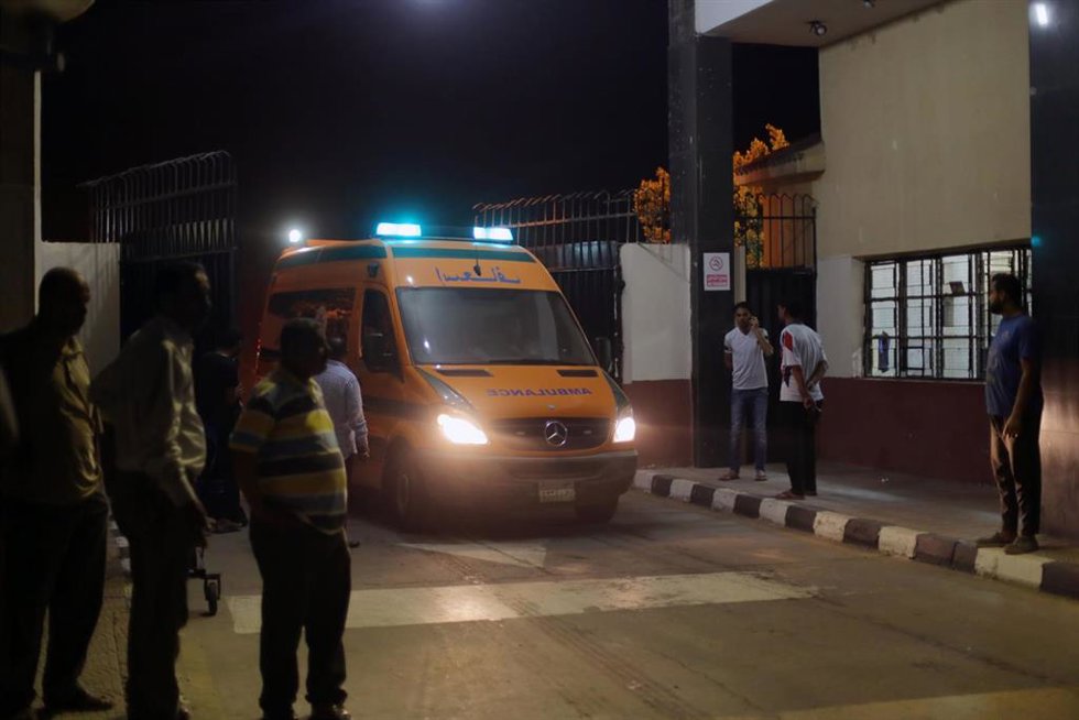 Archivo - Imagen de achivo de una ambulancia en Egipto