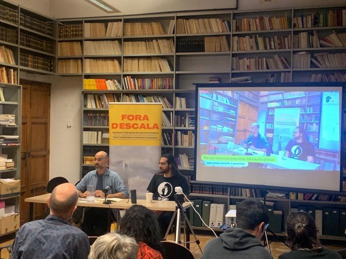 Mesa redonda 'Menos cruceros, más vida: Una lucha global'