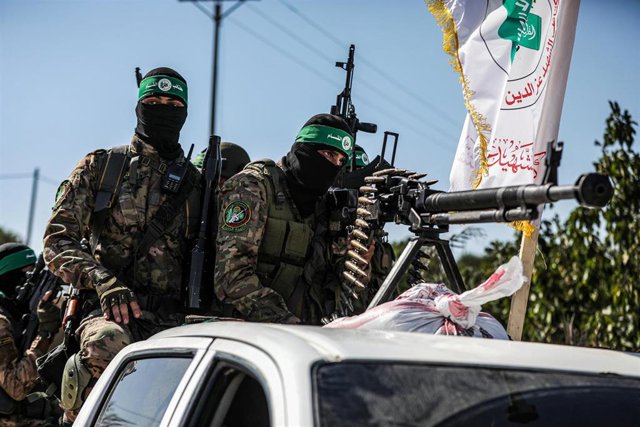 Archivo - Miembros de las Brigadas Ezzeldín al Qassam, brazo militar del Movimiento de Resistencia Islámica (Hamás), en la Franja de Gaza