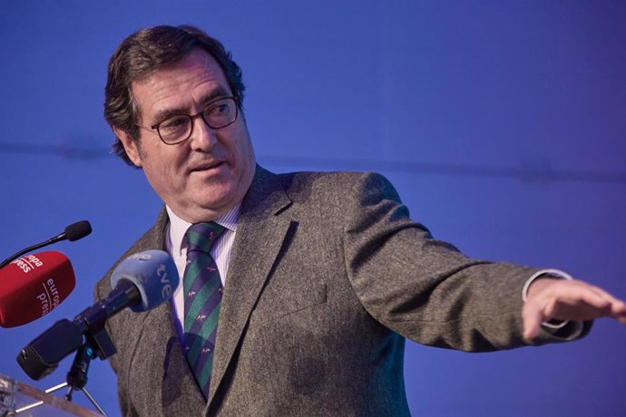 Archivo - El presidente de la CEOE, Antonio Garamendi.