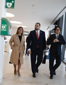 Adrián Barbón, en el centro