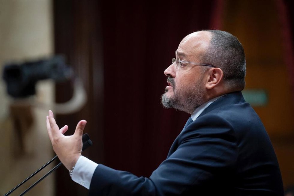 El presidente del PP catalán, Alejandro Fernández, interviene durante el debate de Política General de la legislatura, en el Parlament de Catalunya, a 27 de septiembre de 2023, en Barcelona, Catalunya (España)