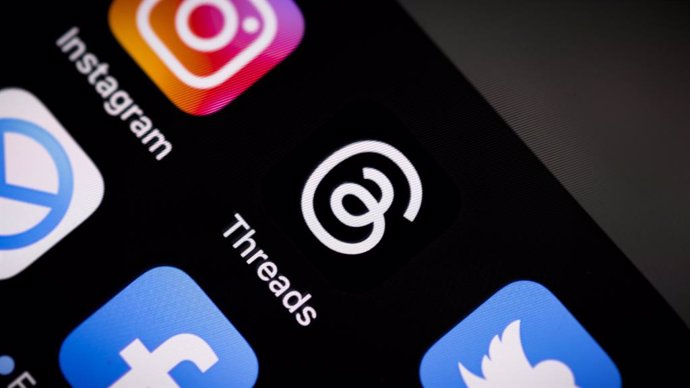 Icono de Threads en la pantalla de un móvil