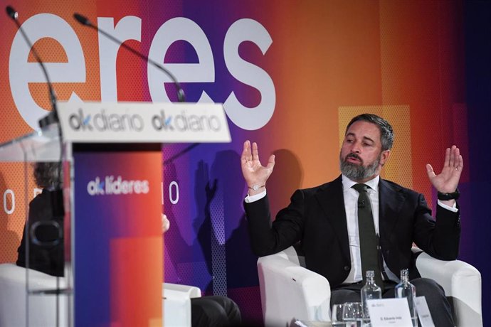 El líder de Vox, Santiago Abascal interviene en el foro económico 'Ok líderes', en el Hotel The Westin Palace, a 27 de octubre de 2023, en Madrid (España). 