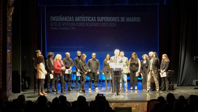 El director de la Escuela Superior de Canto de la Comunidad de Madrid, Julio Alexis Muñoz, interviene en el acto inaugural del curso académico de las escuelas artísticas superiores.