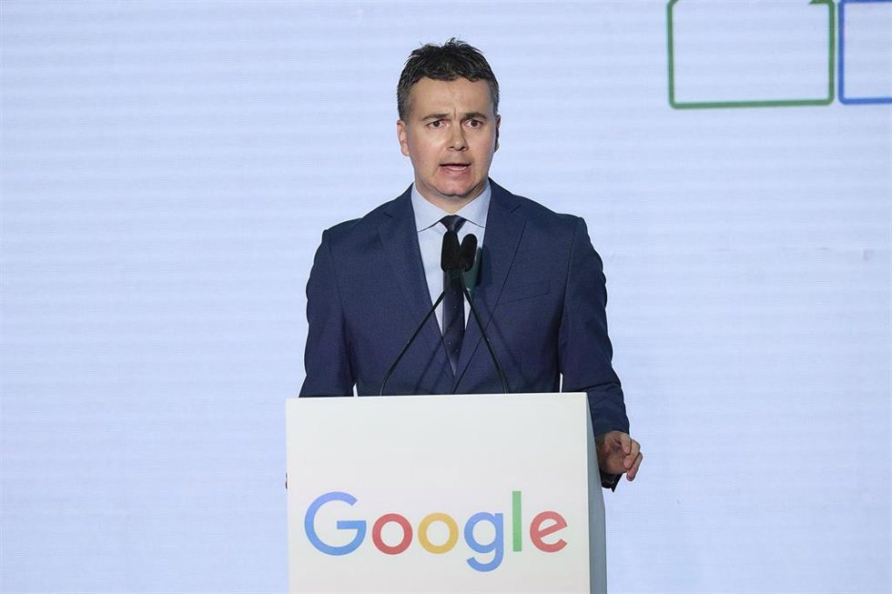 El ministro de Industria, Comercio y Turismo en funciones, Héctor Gómez, interviene durante el aniversario del Campus Google for Startups en el Campus Google, a 25 de octubre de 2023, en Madrid (España). Google for Startups apoya a una red global de hub