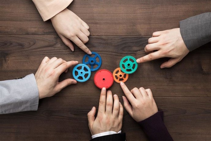 Sumar conocimiento es sinérgico para la empresa y la consultoría