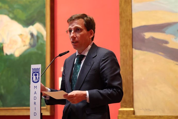 El alcalde de Madrid, José Luis Martínez-Almeida, interviene en el acto conmemorativo por el centenario del fallecimiento del pintor Joaquín Sorolla, en el Museo Sorolla