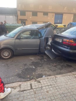 Estado en el que ha quedado uno de los coches en Aldea Moret tras la persecución policial