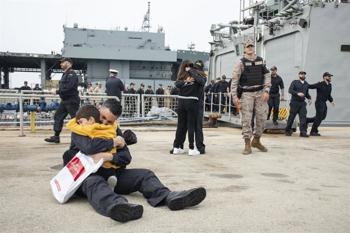 La fragata 'Navarra' atraca en Rota tras cinco meses integrada en la operación 'Atalanta' en el océano Índico