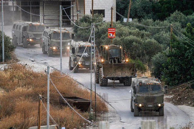 Archivo - Imagen de archivo de vehículos militares israelíes.