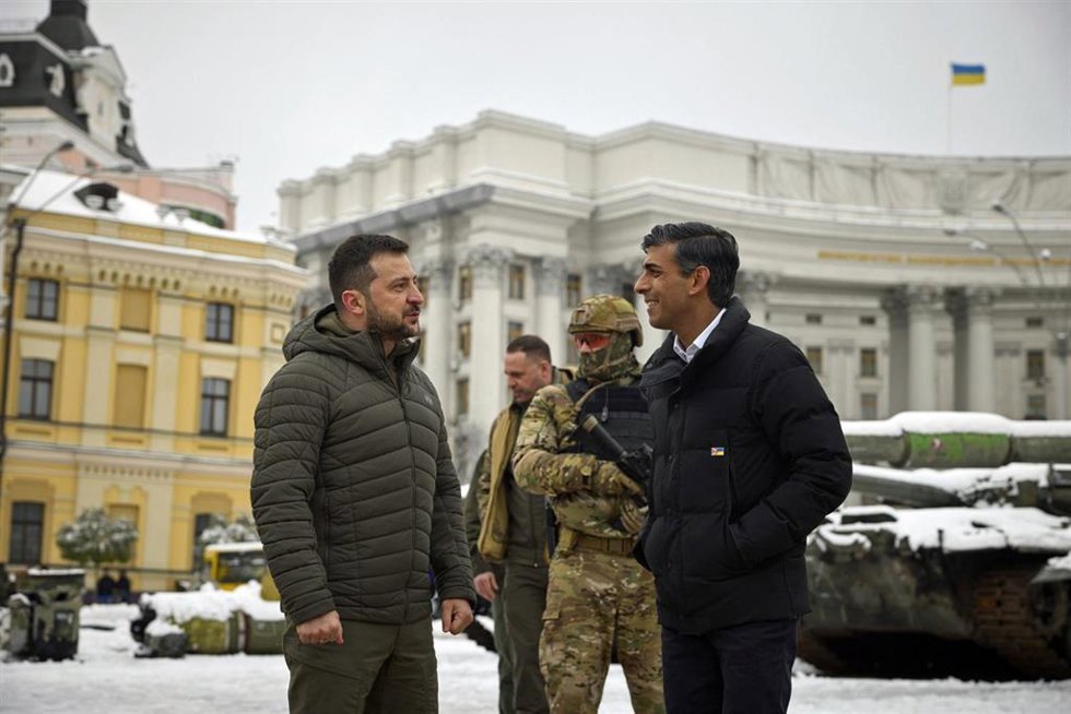 Archivo - El presidente de Ucrania, Volodimir Zelenski, y el primer ministro de Reino Unido, Rishi Sunak.