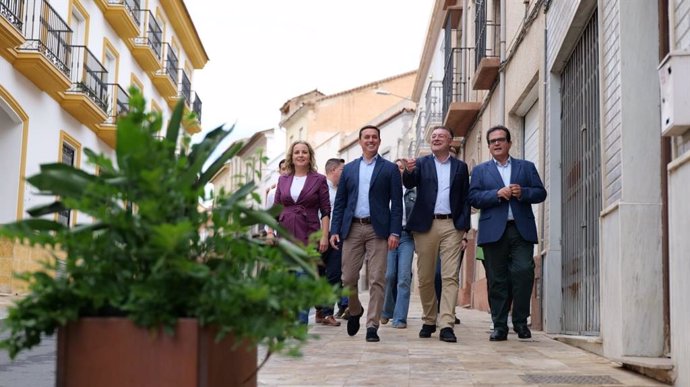 Visita a las obras de renovación de varias calles de Berja (Almería).