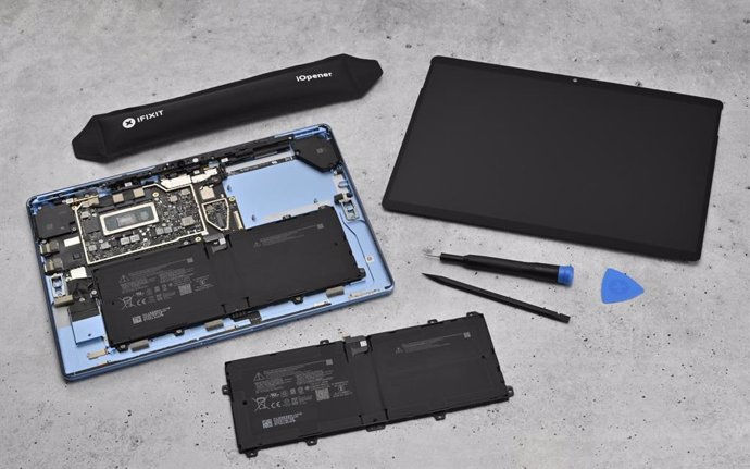 Kit de reparación para dispositivos Surface con piezas orginiales de Microsoft.