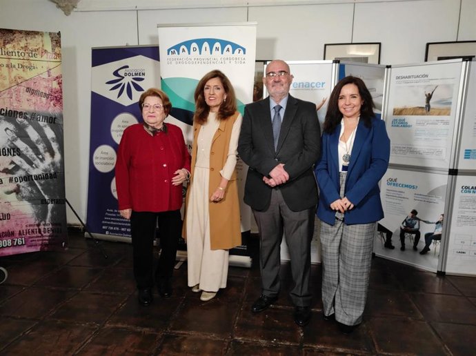 Autoridades en la inauguración de las XIX Jornadas Provinciales de Drogodepencia, tituladas 'Patología dual'.