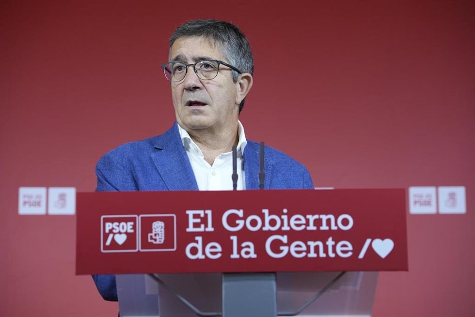 Archivo - El portavoz del Grupo Parlamentario Socialista en el Congreso de los Diputados, Patxi López, ofrece una rueda de prensa, en la sede del PSOE, a 4 de septiembre de 2022, en Bilbao, Vizcaya, País Vasco, (España). 