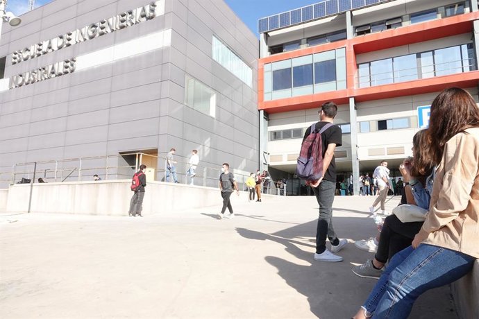 Archivo - Alumnos Facultad de Industriales de la UMA