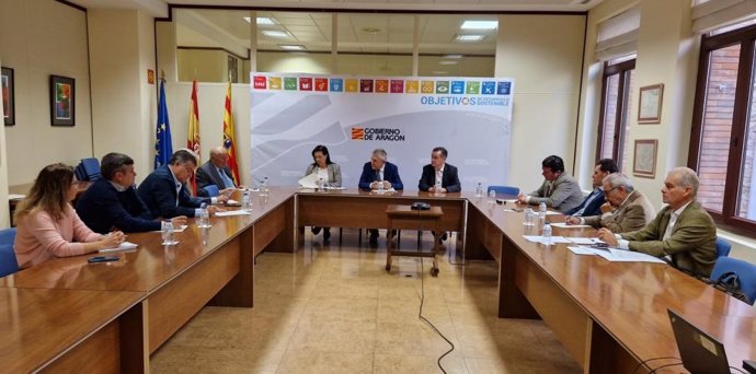 Regantes de la Cuenca del Ebro y el Gobierno de Aragón abogan por la defensa del agua
