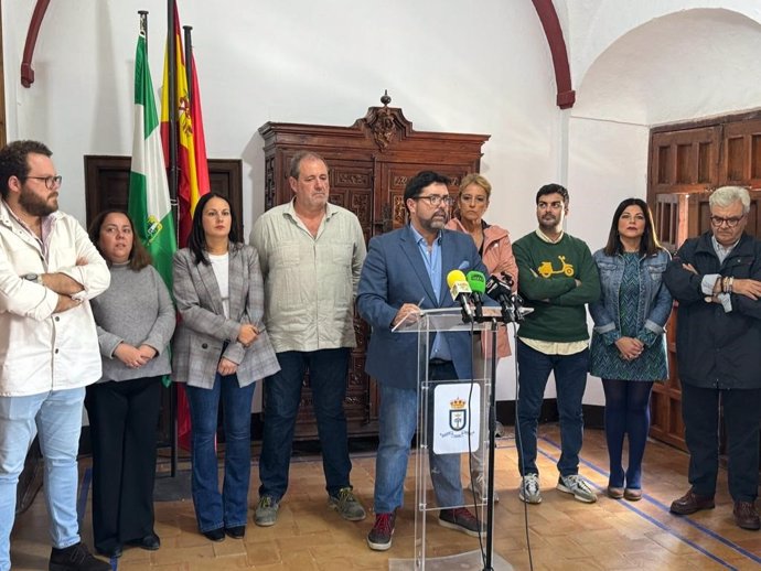 Rueda de prensa del alcalde de Lora del Río (Sevilla), Antonio Miguel Enamorado.