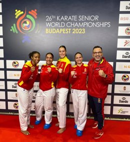 El equipo femenino de kumite compuesto por Carlota Fernandez-Ossorio, María Torres, Isabel Nieto y Adriana Gil.