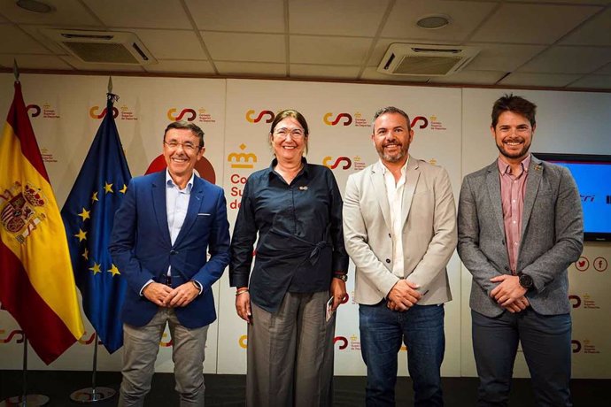 Archivo - La Federación Española de Triatlón e IRONMAN Spain extienden su colaboración hasta 2027 añadiendo Valencia como una de sus sedes