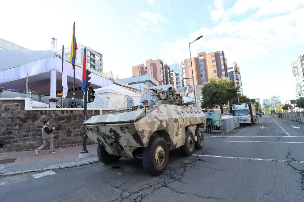 Depsliegue policial y militar en Quito durante la segunda vuelta de las elecciones presidenciales