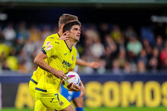 Gerard Moreno of Villarreal celebrates a goal during the spanish league, La Liga EA Sports, football match played between Villarreal CF and Deportivo Alaves at Estadio de la Ceramica on October 22, 2023, in Villarreal, Spain.