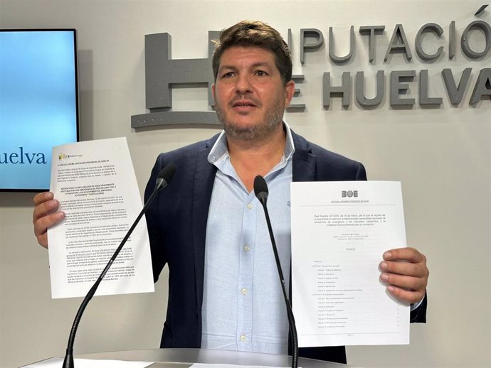 El diputado de la coalición de izquierdas en la Diputación de Huelva, Marcos Toti.