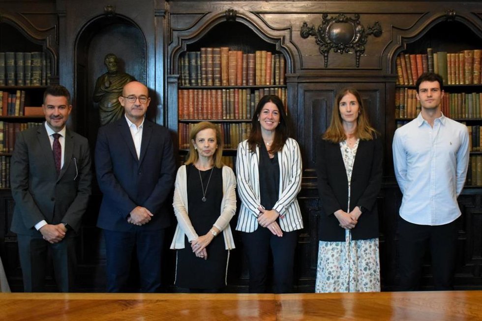 Representantes de Foment del Treball y de Amazon han ratificado el acuerdo