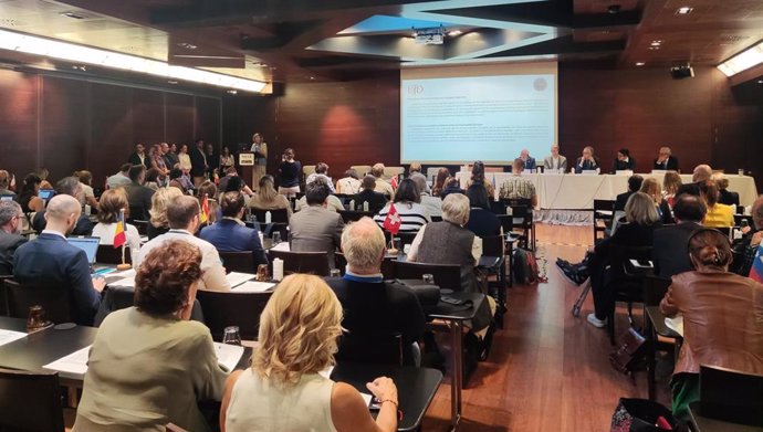 La Unión Europea de Médicos Generales/ de Familia (UEMO) y la Unión Europea de Médicos Jóvenes (EJD) ha aprobado este viernes en Murcia una declaración en la que reclaman promover el papel de la Atención Primaria.