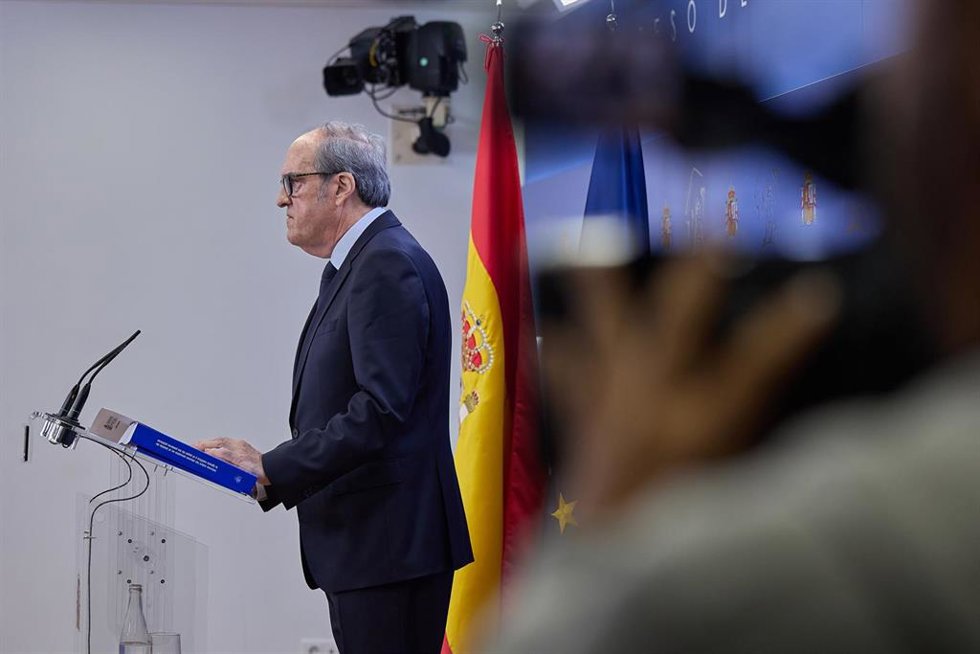 El Defensor del Pueblo, Ángel Gabilondo, ofrece una rueda de prensa tras el acto de presentación del informe del Defensor del Pueblo sobre denuncias por abusos sexuales en el ámbito de la Iglesia católica y el papel de los poderes públicos.