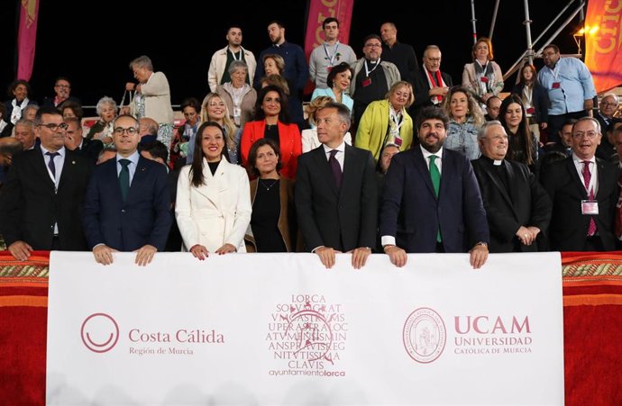 El jefe del Ejecutivo autonómico, Fernando López Miras, preside el acto de inauguración del X Encuentro Nacional de Jóvenes de Hermandades y Cofradías, que se celebra en Lorca