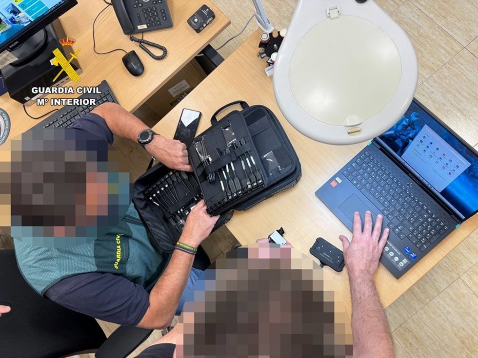 Detenidos en Torrevieja y Alicante dos 'hackers' por secuestrar datos y extorsionar a 168 empresas a nivel internacional