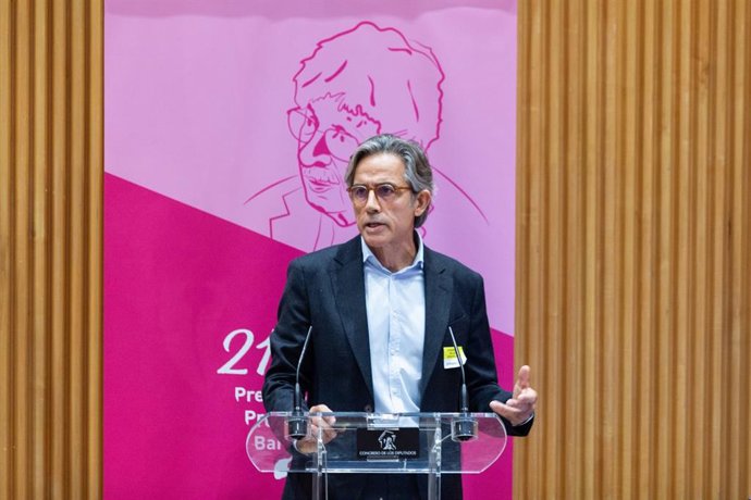 El doctor Luis Miguel Alegre Latorre, coordinador del proyecto y director de Proyectos e Innovación del Hospital Universitario Son Espases, durante su discurso en la entrega de los Premios Barea.